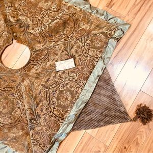 Villa Bacci new tags Christmas Tree Skirt rustic pins poms style holiday…